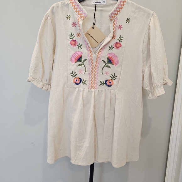 CHERRYBETTY Women's Beige Embroideried Flower Tunic Top V-Neck Large - Picture 2 of 10